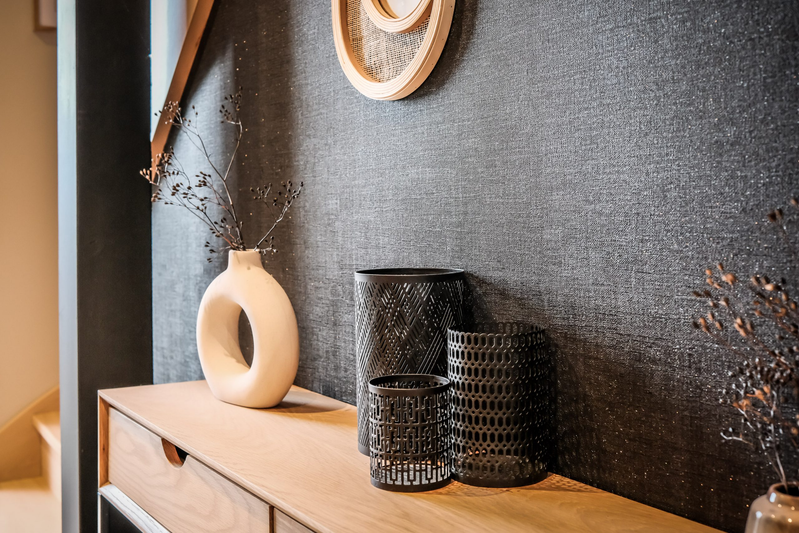 Détail décoration — vases et accessoires